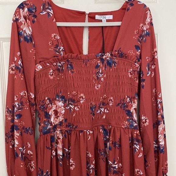 BNWT Q&A Gathered bodice Floral Long Sleeve Mini Dress - Picture 4 of 15